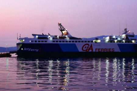 Agios Konstantinos port to Volos minivan transfer